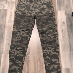 CAMOUFLAGE Jean/ Joggers size small ( GREAT QUALITY ) 