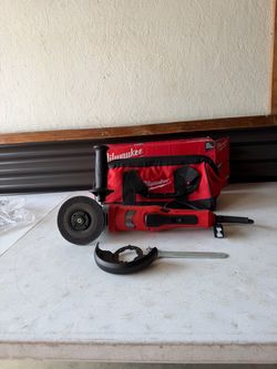 Milwaukee small Angle Grinder paddle on