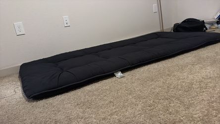 Black mattress 4-5 inch