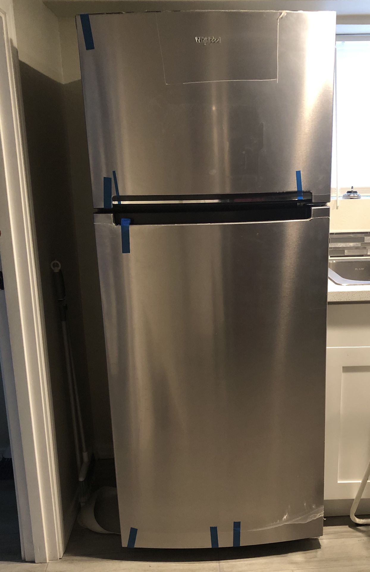 Whirlpool 17.6 cu ft refrigerator *new*