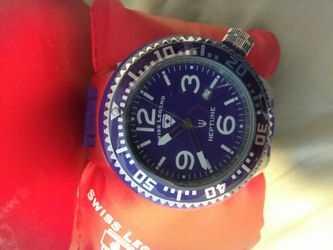 Watch Invicta family