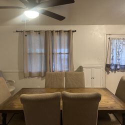 Dining Table And 6 Chairs 