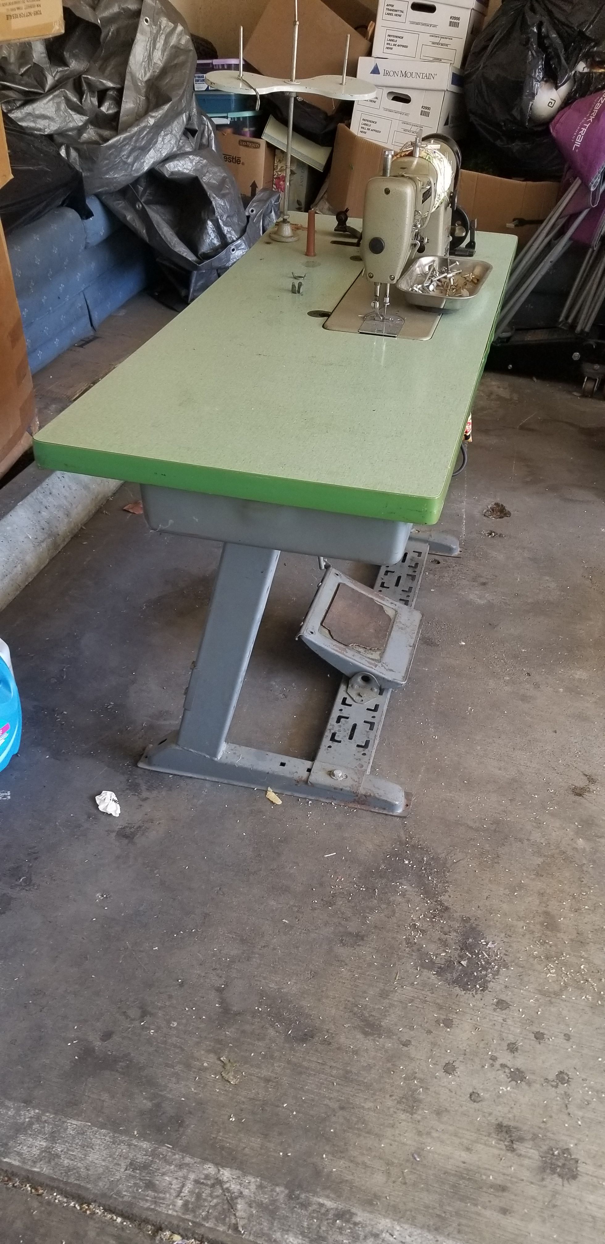 Brother Chandler DB2B7553 Industrial Sewing Machine with Table for