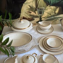 Vintage Warwick dinner set.  65 pieces