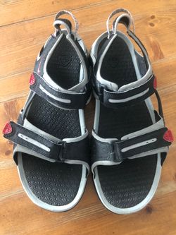 NIKE SANDAL’S SIZE 14