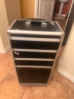 Black Aluminum Rolling Makeup Train Case
