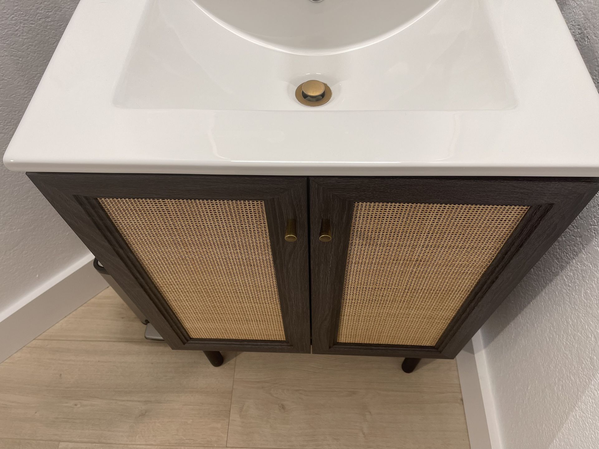 Swiss Madison Bathroom Vanity