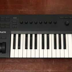 KOMPLETE KONTROL A25