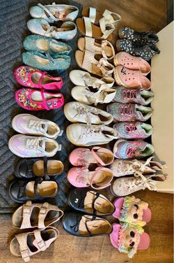 18 pairs size 8-12 girls shoes all for $20