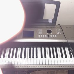 Yamaha Portable Baby Grand Piano Key Board 