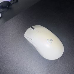 Logitech G Pro Wireless Super Light 