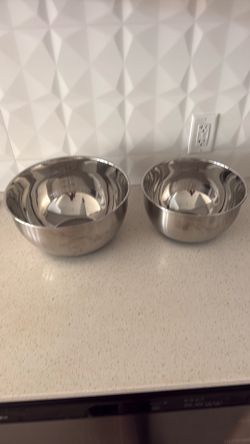 Mixing bowls