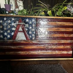 Wooden Angels American Flag Decoration