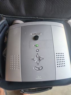 INFOCUS PROJECTOR