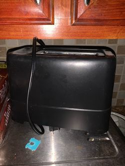 Black 2-Slice Toaster