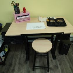 Art Desk