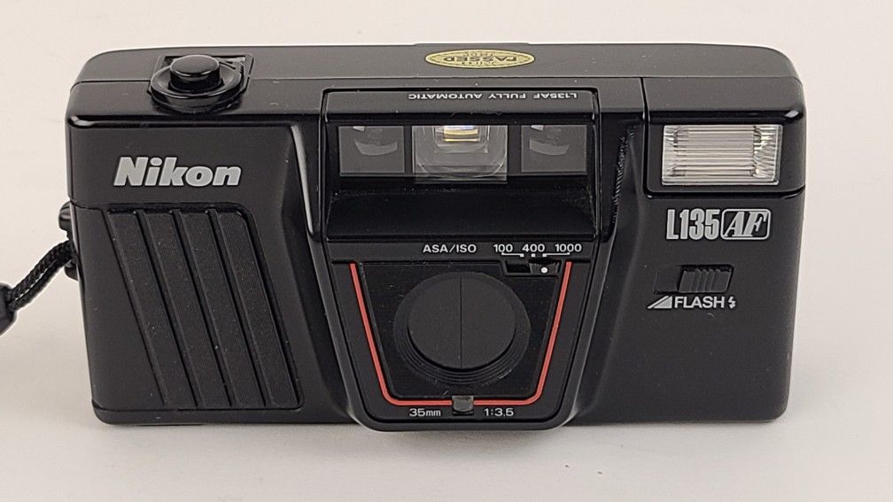 Nikon L135AF 35mm point and shoot film camera