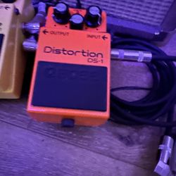 BOSS distortion Pedal Like New!