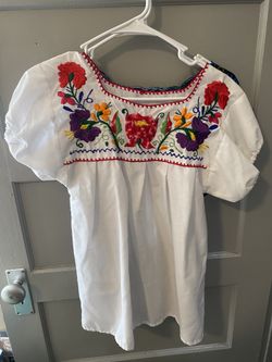 Women’s Mexican Embroidered Blouse