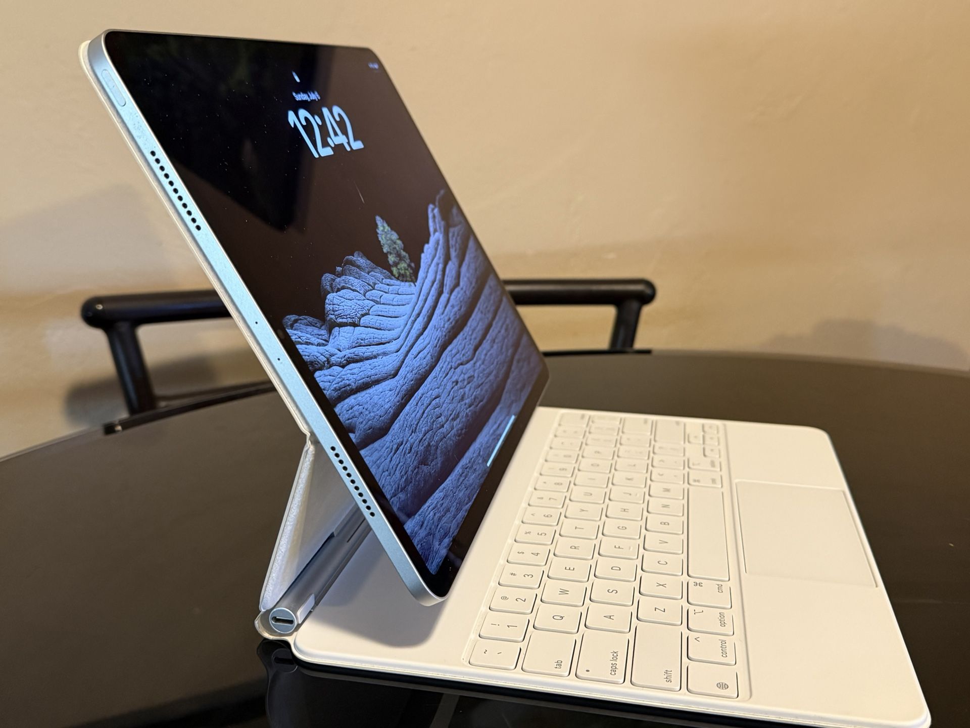 Apple iPad Pro M1 with Magic Keyboard