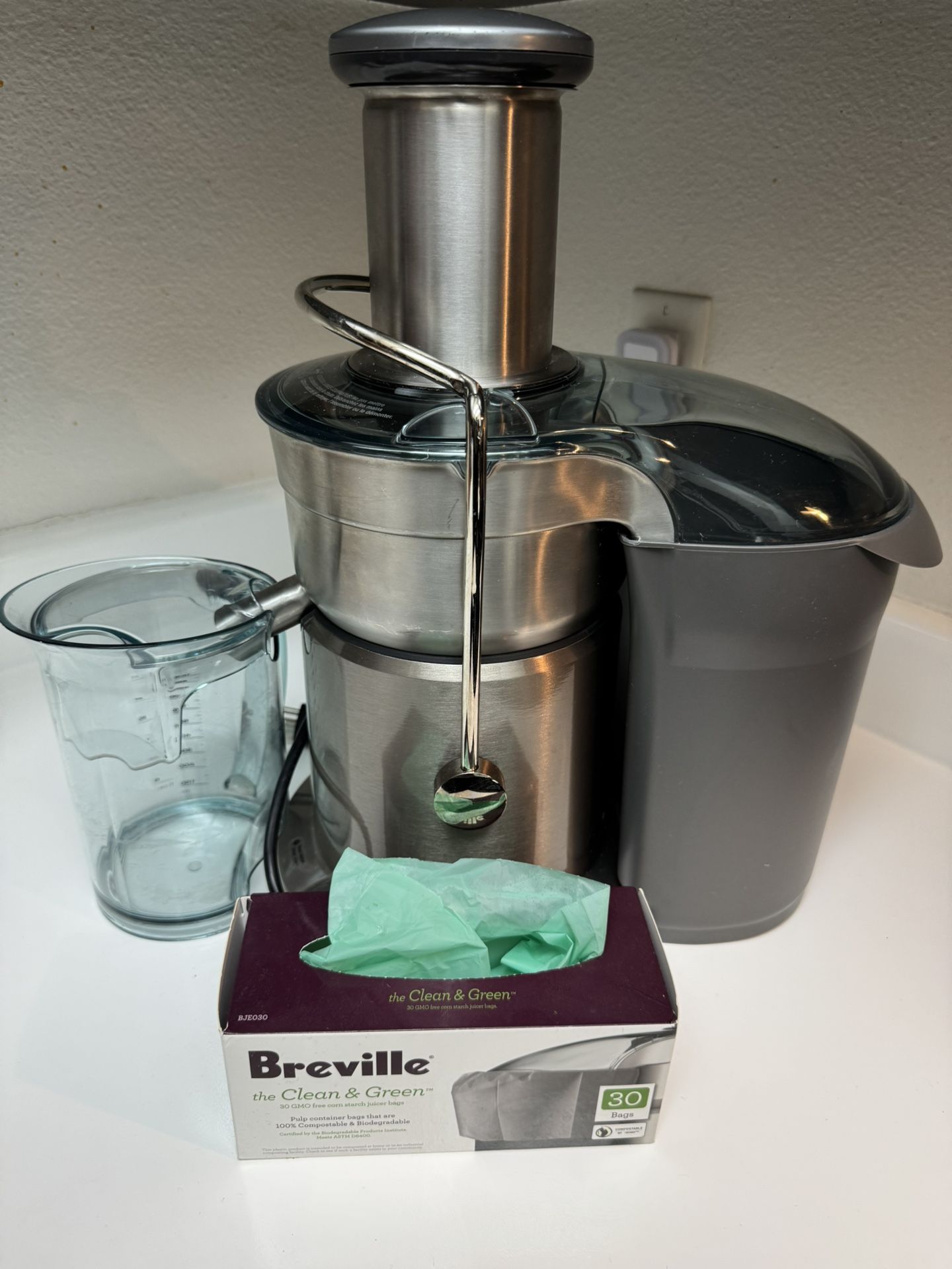 Breville Juice Fountain Elite Model 800JEXL - Used Twice!