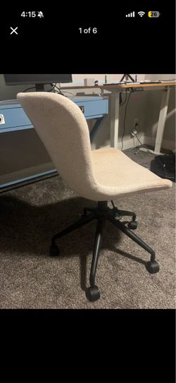 Cream Boucle Office Desk Chair with Wheels