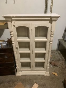 White Wood Display Cabinet with Glass Doors
