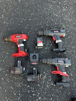 Craftsman Cordless Drills(3) Batteries (2) Charger (1)