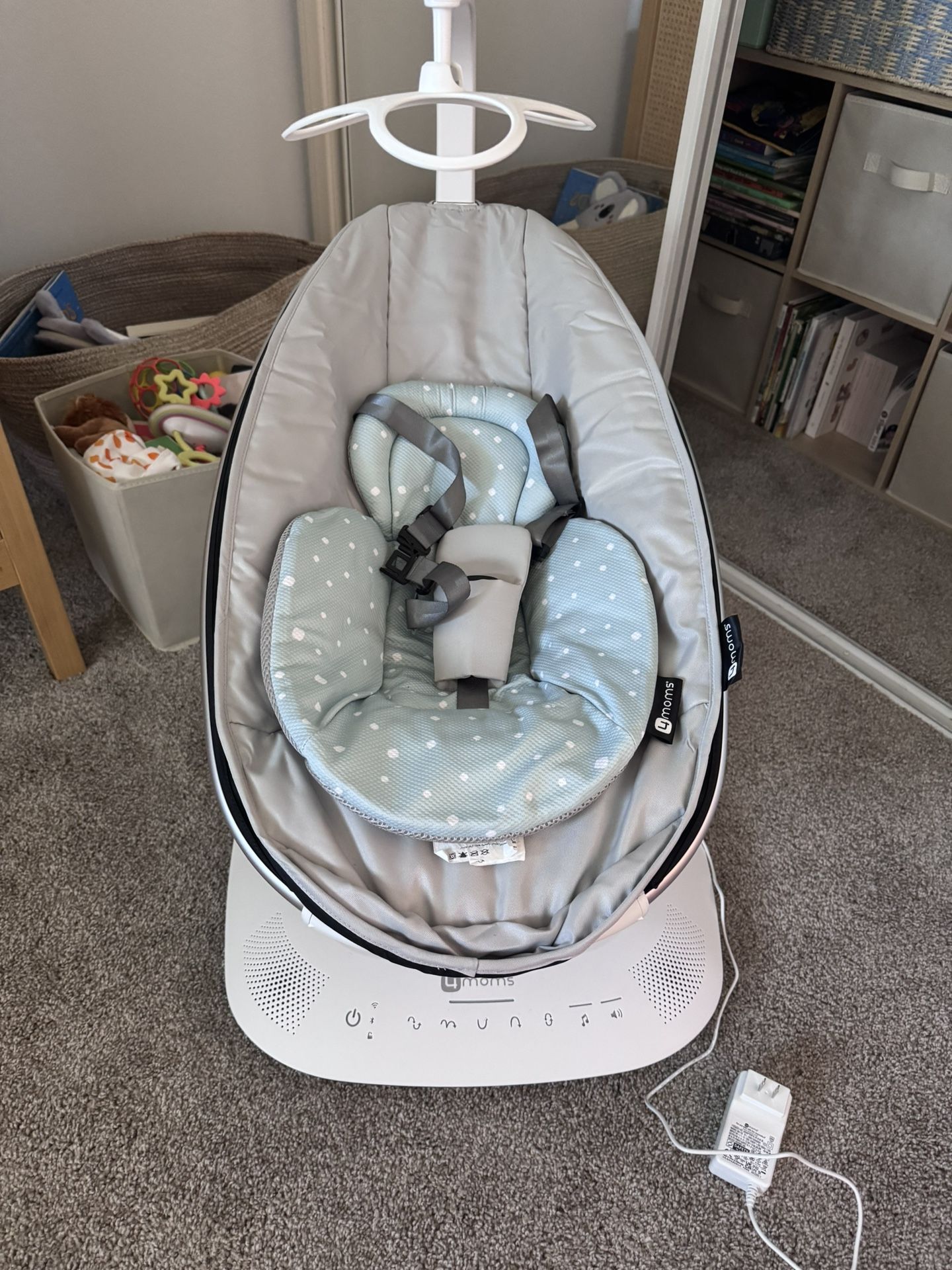 Brand New MamaRoo Multi-Motion Baby Swing