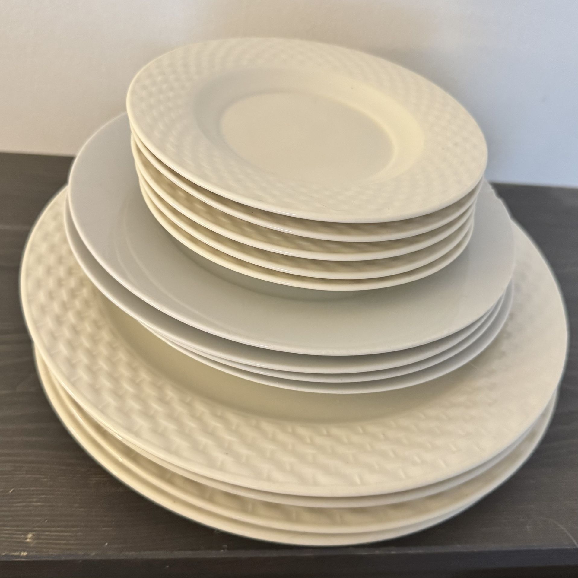 Dishes Set