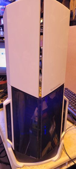 Custom PC Thermaltake Windows 10 8GB RAM 900GB HHD ASTRock 970A-G/3.1