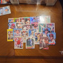 Lot of 11 Philadelphia Phillies Baseball Cards – Random Pick – Penny Sleeves