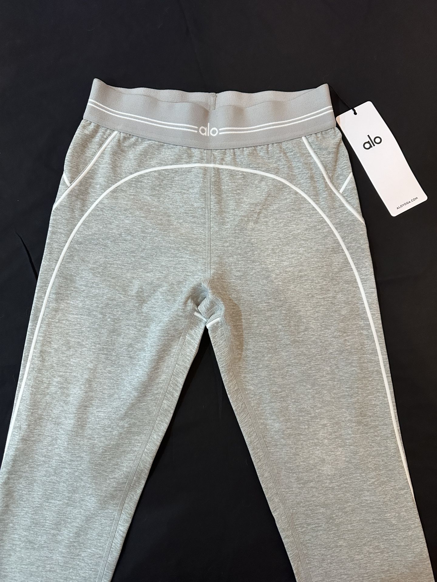 Women’s Alo Yoga Set