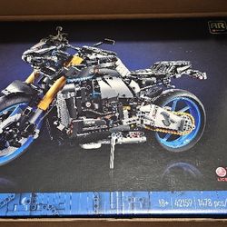 Lego Yamaha MT-10 SP