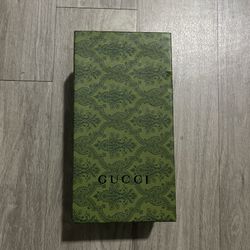 Black gucci slides men/women size 8 US