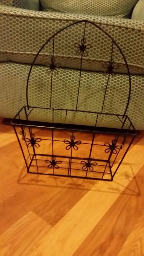 Wire arched basket