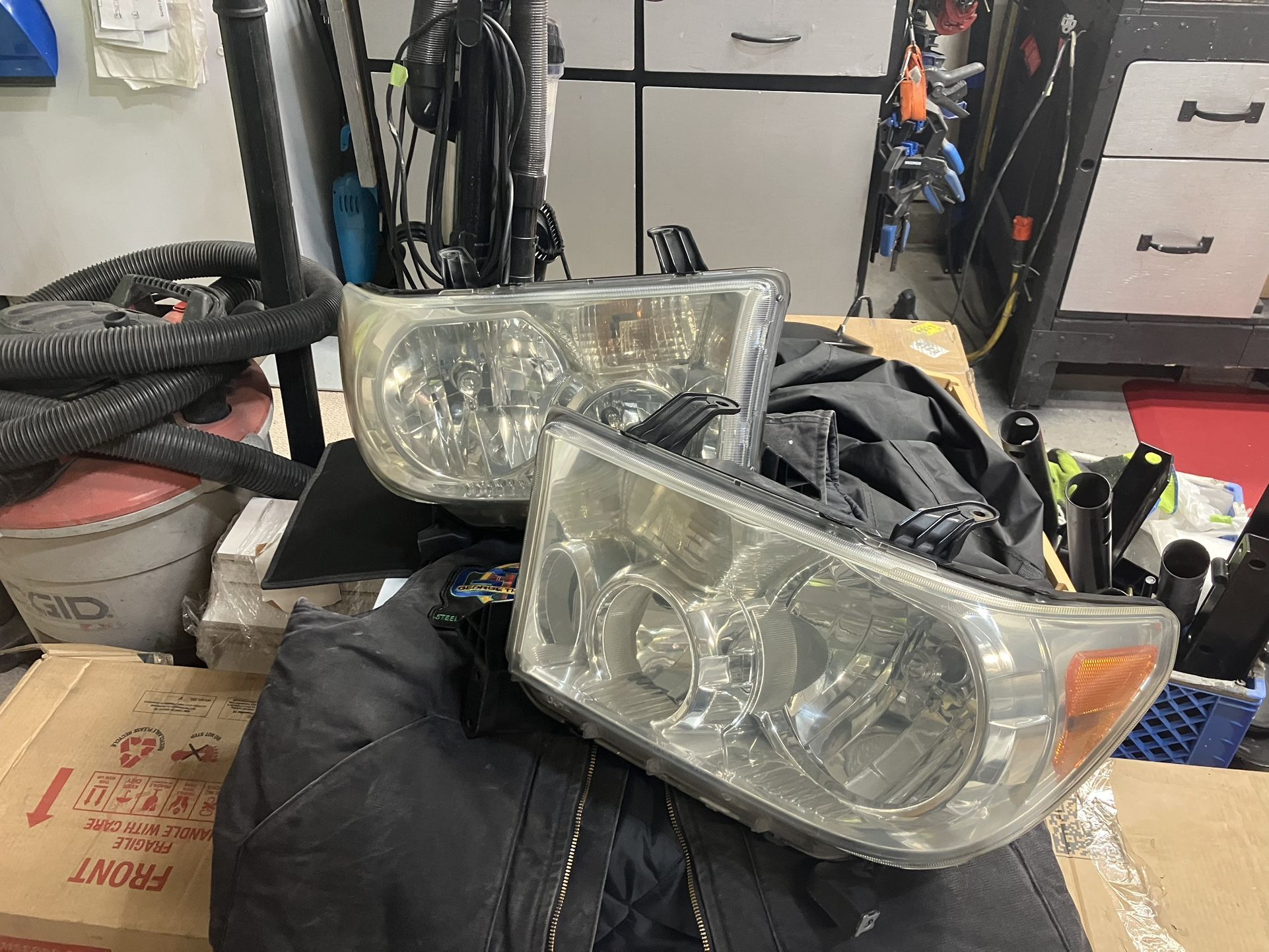2007 Tundra Headlight Assembly