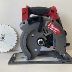Milwaukee M18 FUEL 18V Lithium-Ion Brushless Cordless 7-1/4 in. Circular Saw (Tool-Only)
