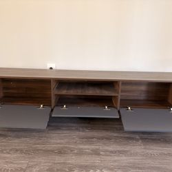 Entertainment Center/ Tv Stand 