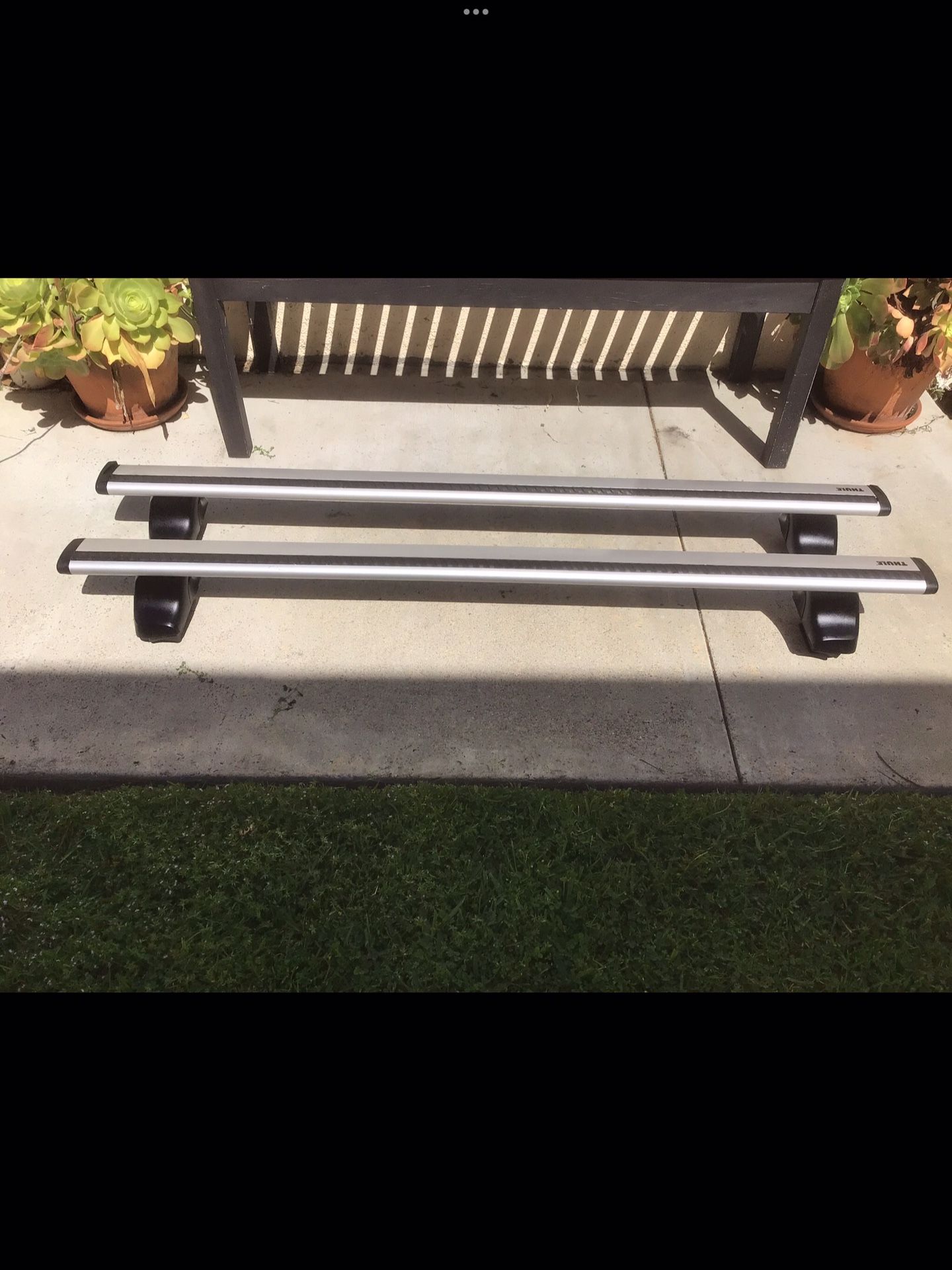 Thule Roof Racks Rapid Traverse Towers w/ 53” Aero Blades for Sale in