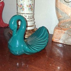80's Ceramic Hunter Green Swan Towel Holder