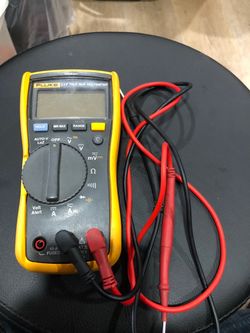 Fluke 117 True RMS Multimeter