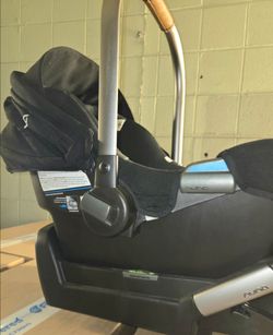 Nuna Pipa infant car seat