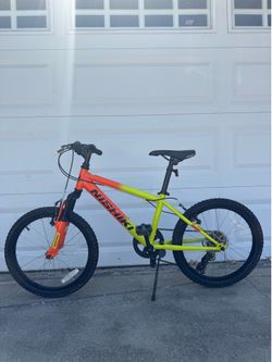 Like New Nishiki Pueblo 20" Kids / Youth Mountain Bike