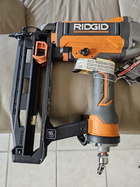 Brand New RIDGID
Pneumatic 16-Gauge 2-1/2 in. Straight Finish Nailer with CLEAN DRIVE Technology