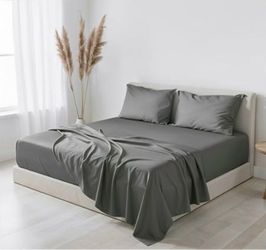 Gray Bed Sheet Set with Pillowcases