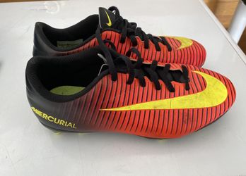 Soccer Cleats 5Y 