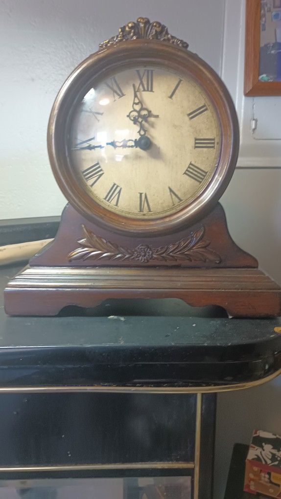 Clock Howard X Miller Rear