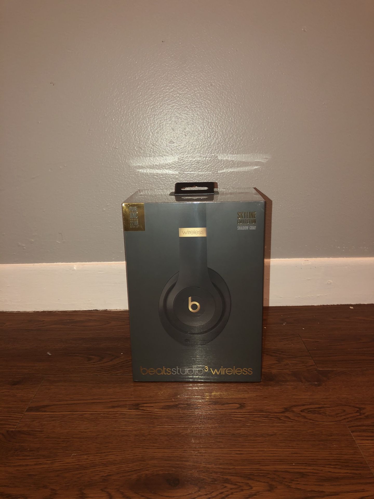 BEATS STUDIO 3 WIRELESS HEADPHONES- SKYLINE EDITION