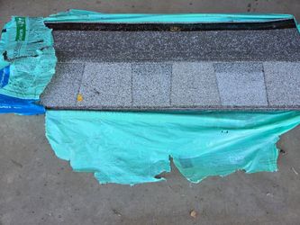 Landmark Solaris roofing shingles white